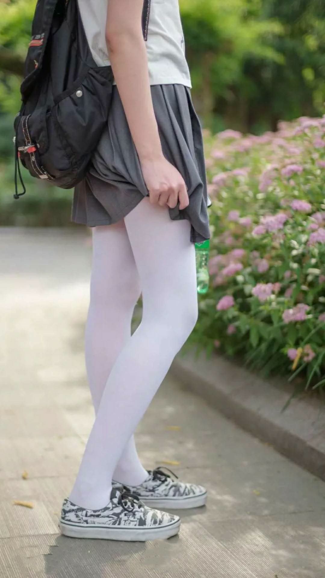 fb体育下载-激烈体操女团竞争激烈比分接近，女了体操团体