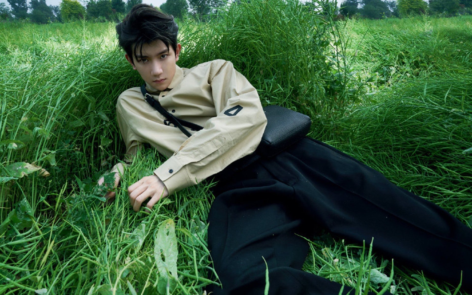 FB体育在线-雄鹿再次获胜，击败步行者保持领先地位，雄鹿对步行者分析